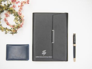 custom loose leaf planner